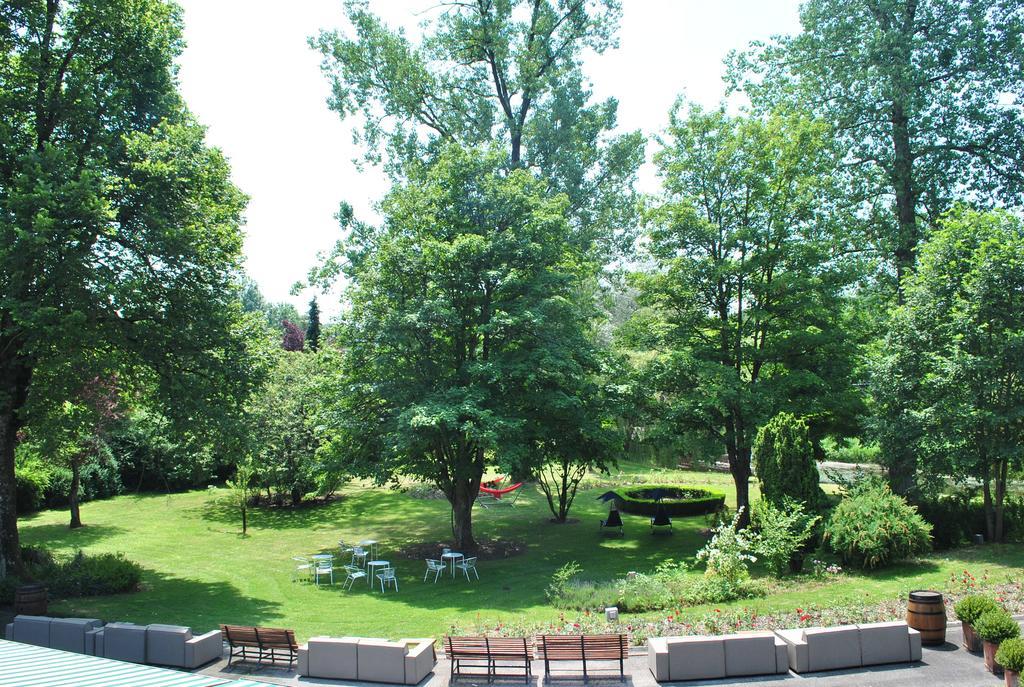 La Roseraie. Gaume-Ardenne-Lacuisine Sur Semois. Florenville Luaran gambar